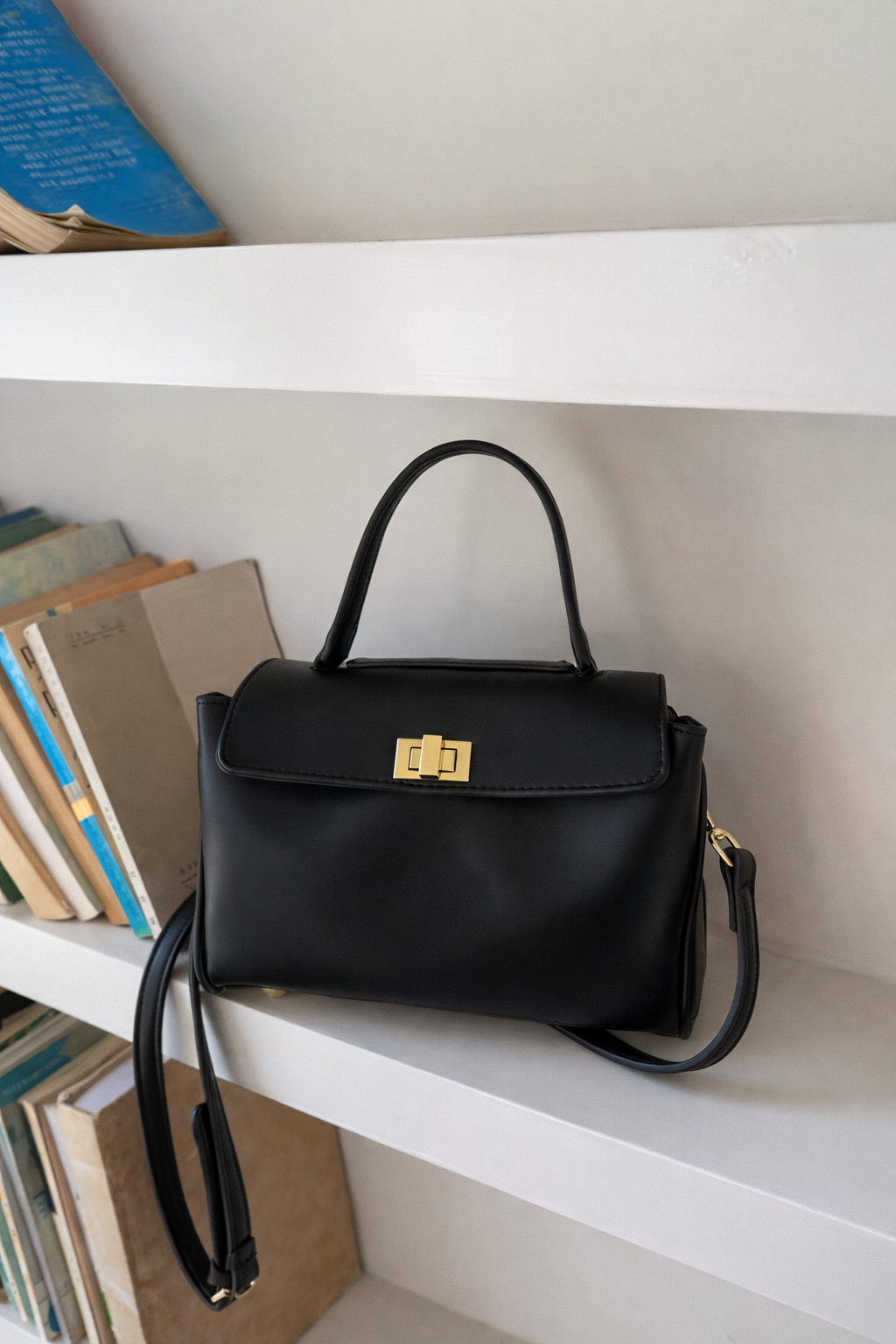 Orevano Retro Mini Crossbody Bag –  Shoulder Bag with Flap Closure